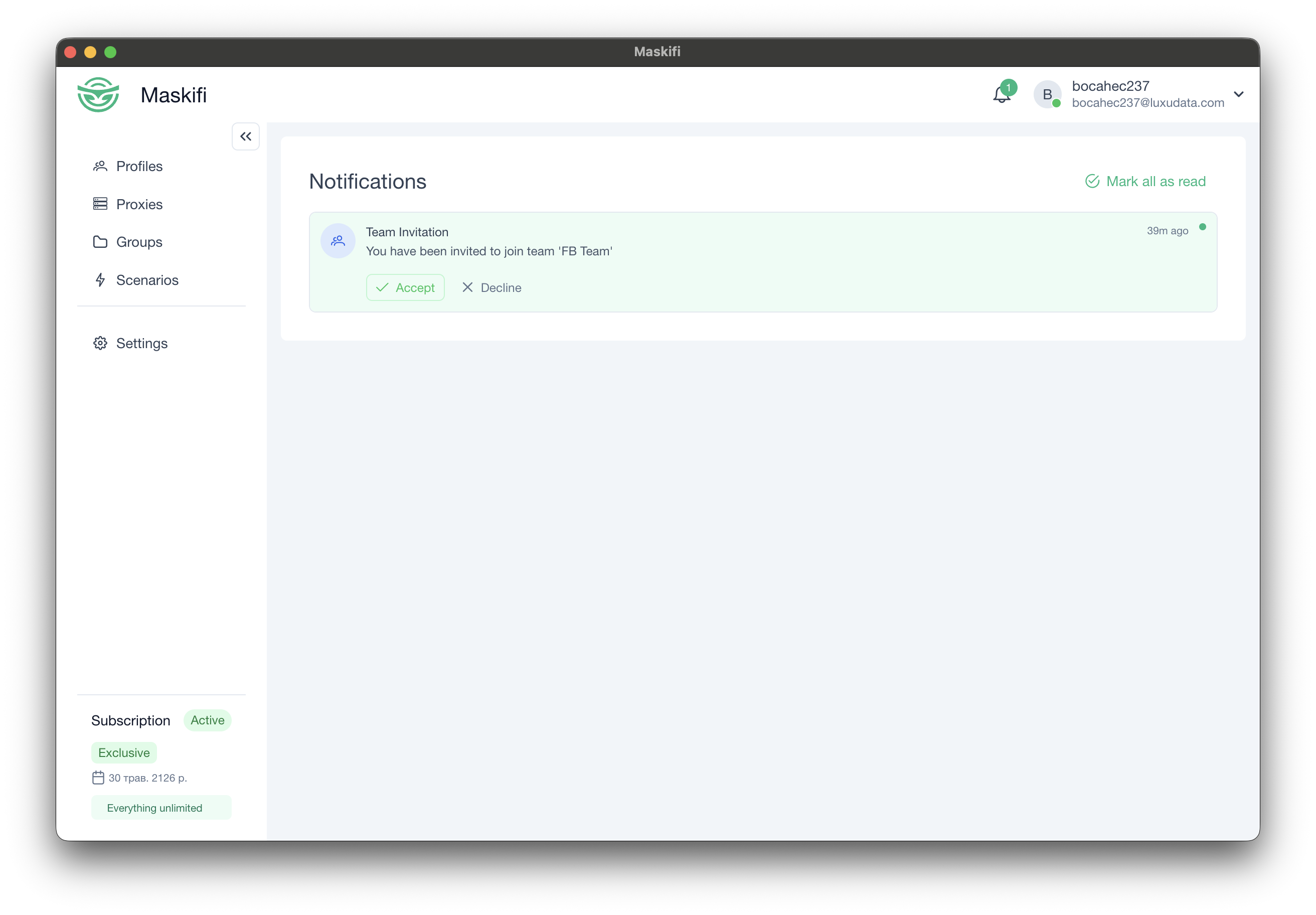 Notifications view showing an unread team invitation with Accept and Decline buttons